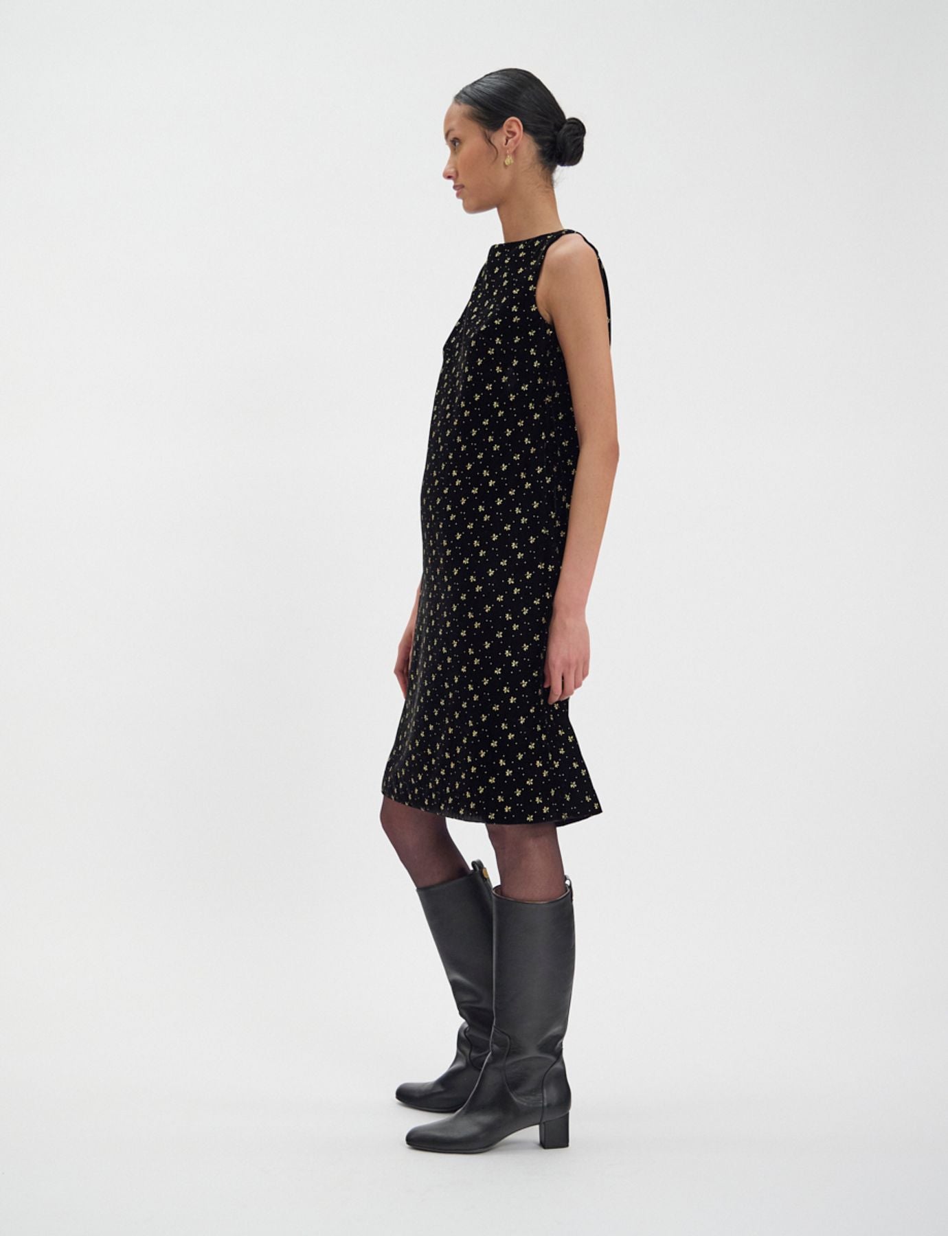 Madeleine dress in smooth black velvet with gold print