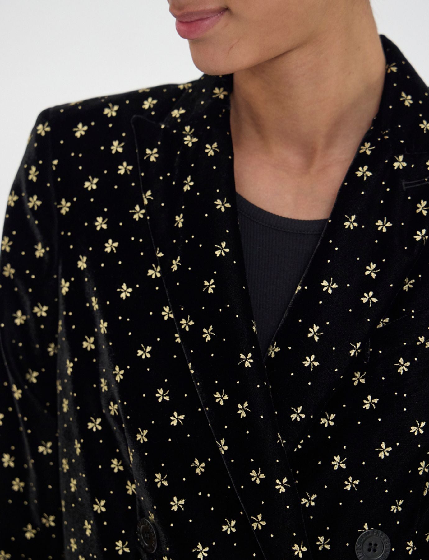 Ezio jacket in smooth black velvet, gold print
