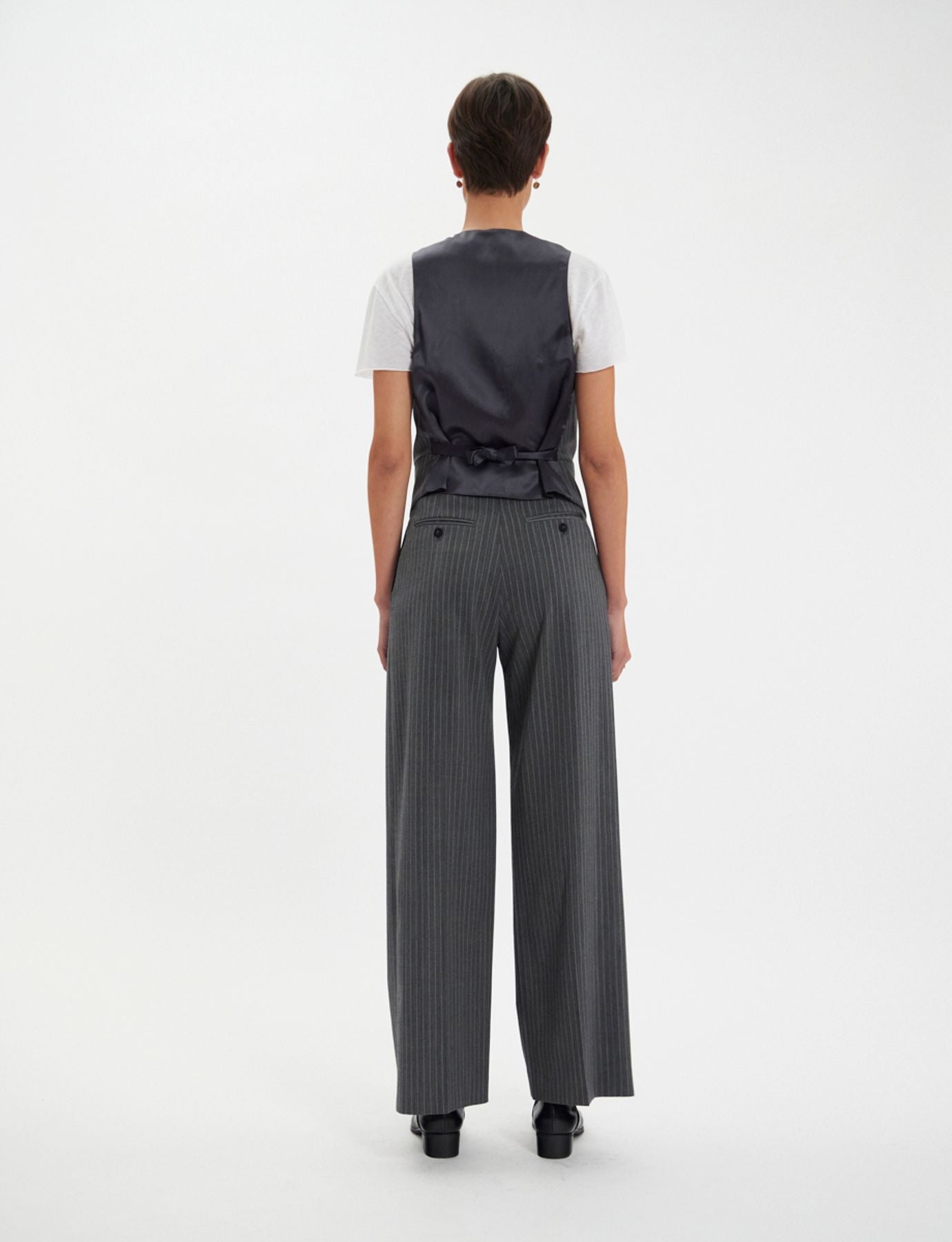 Robinson grey vest with white stripes