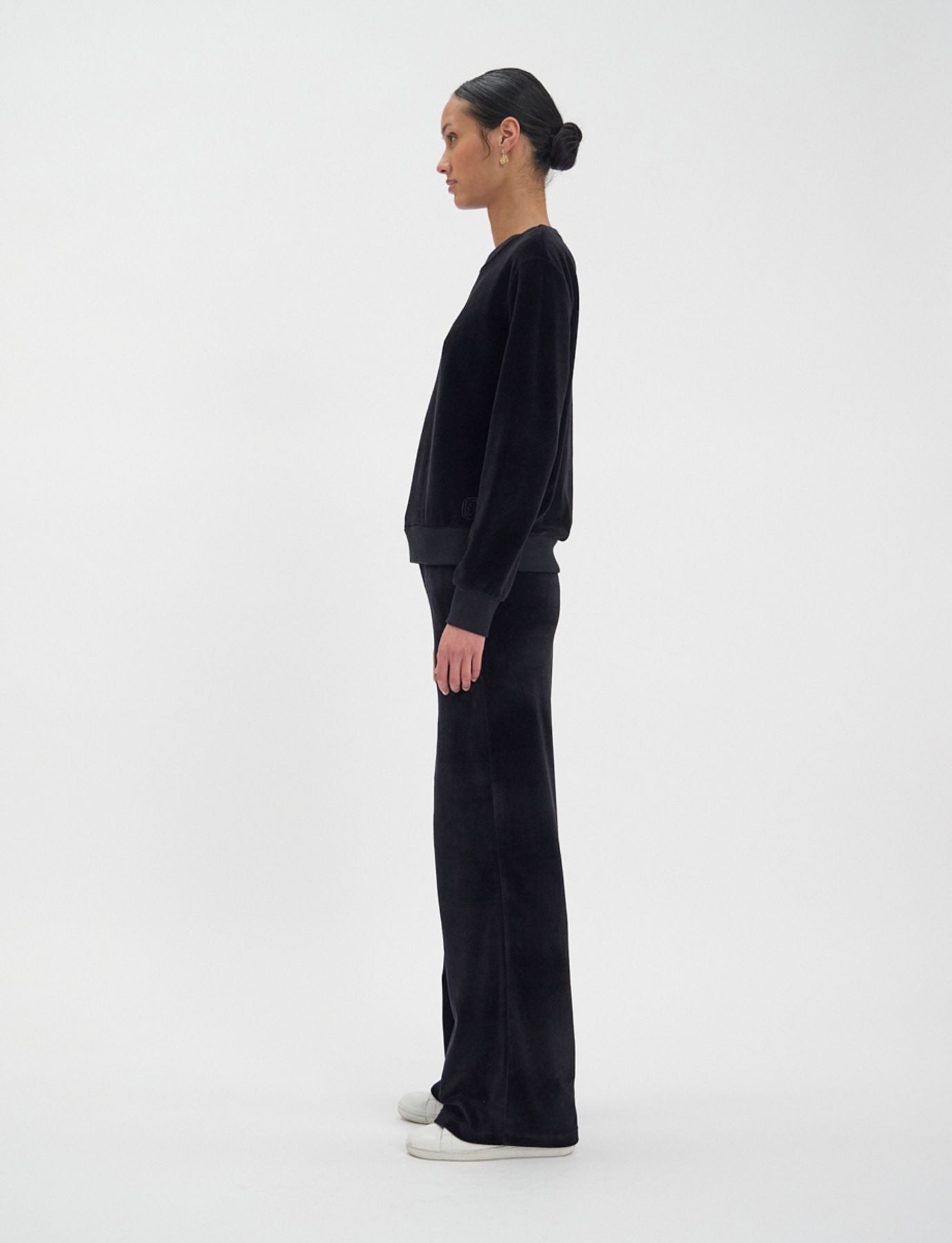 Sudadera Mathilde de terciopelo negro liso