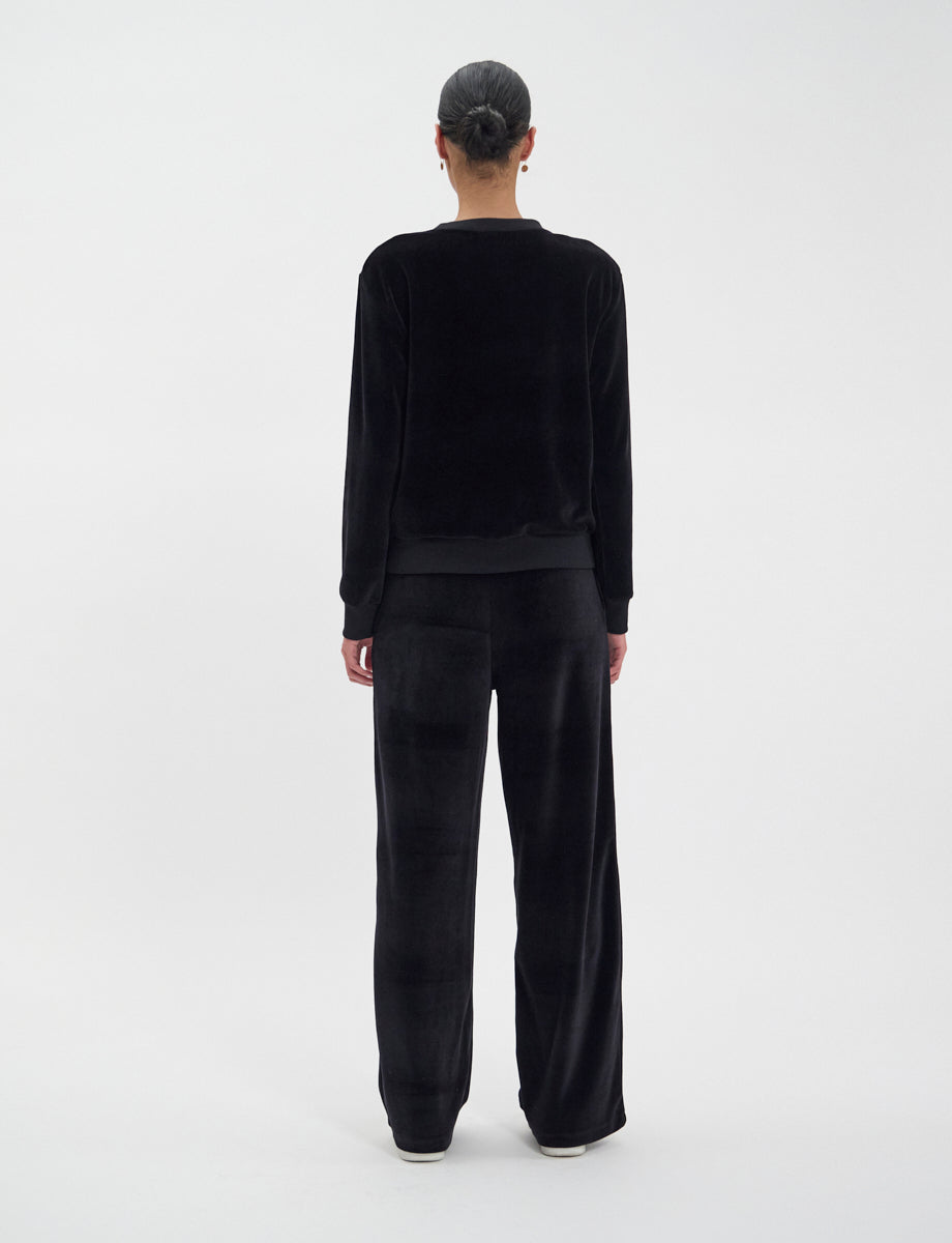 Sweatshirt Mathilde aus glattem Samt in Schwarz