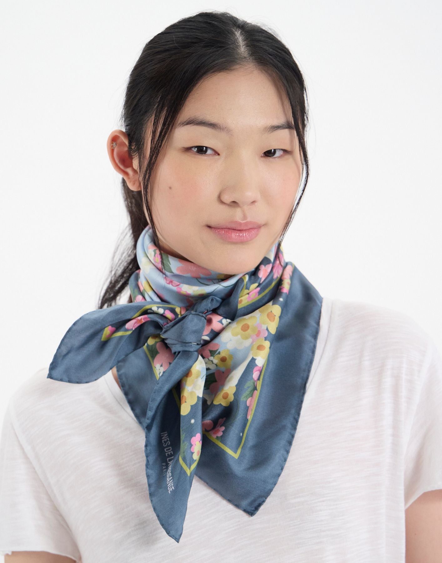 Lewis scarf in blue silk with flowers