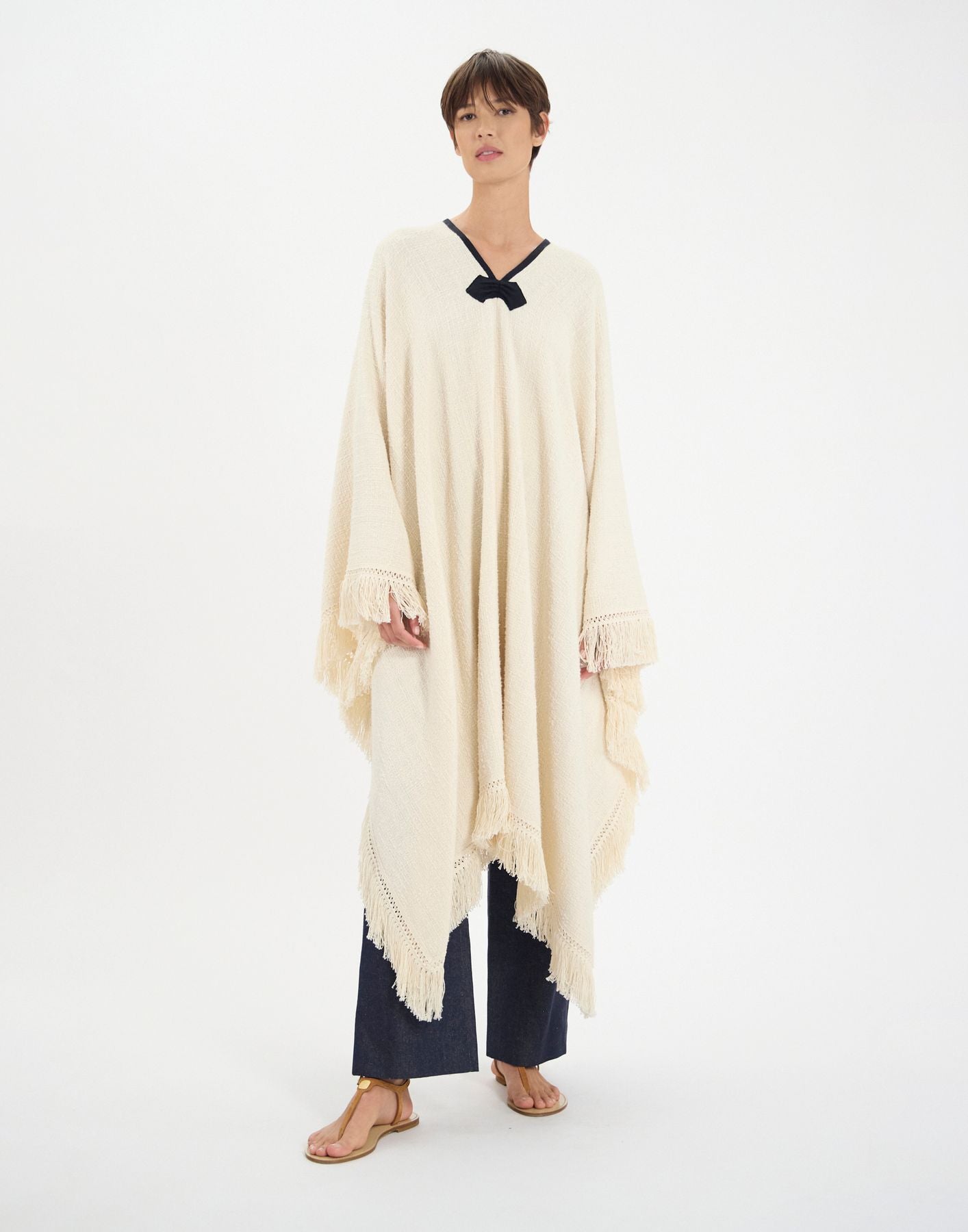 Gonzalo Poncho in ecru cotton