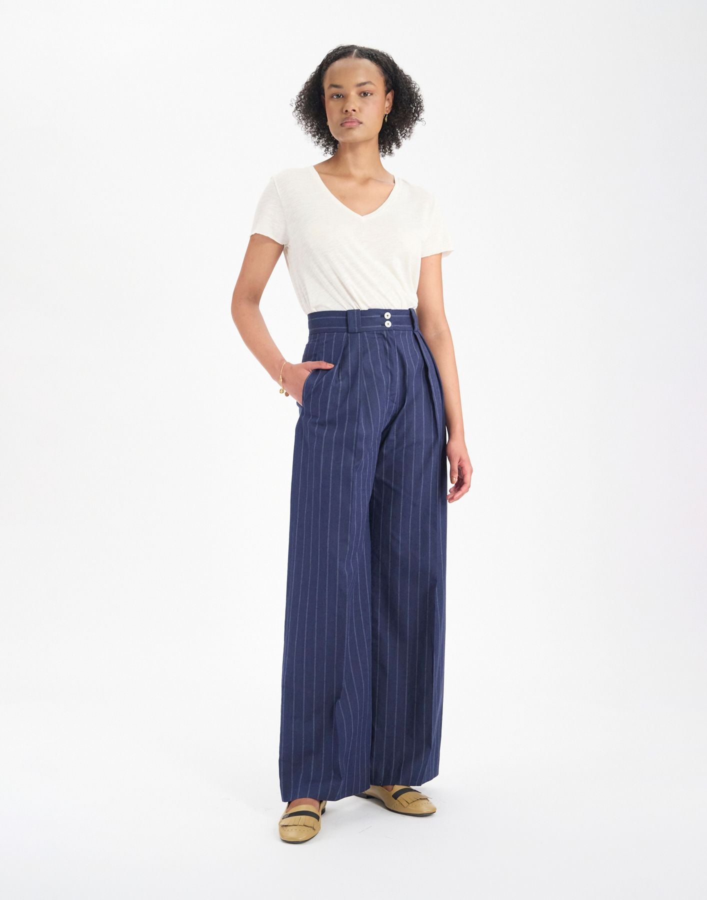 marlene-trousers-in-navy-linen-blend