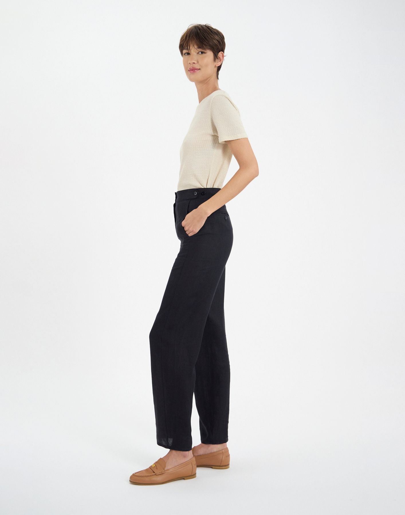 Piotr black linen trousers with darts