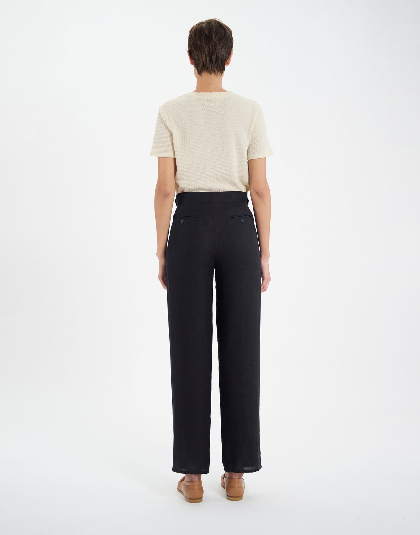 pantalon-a-pinces-piotr-en-lin-noir