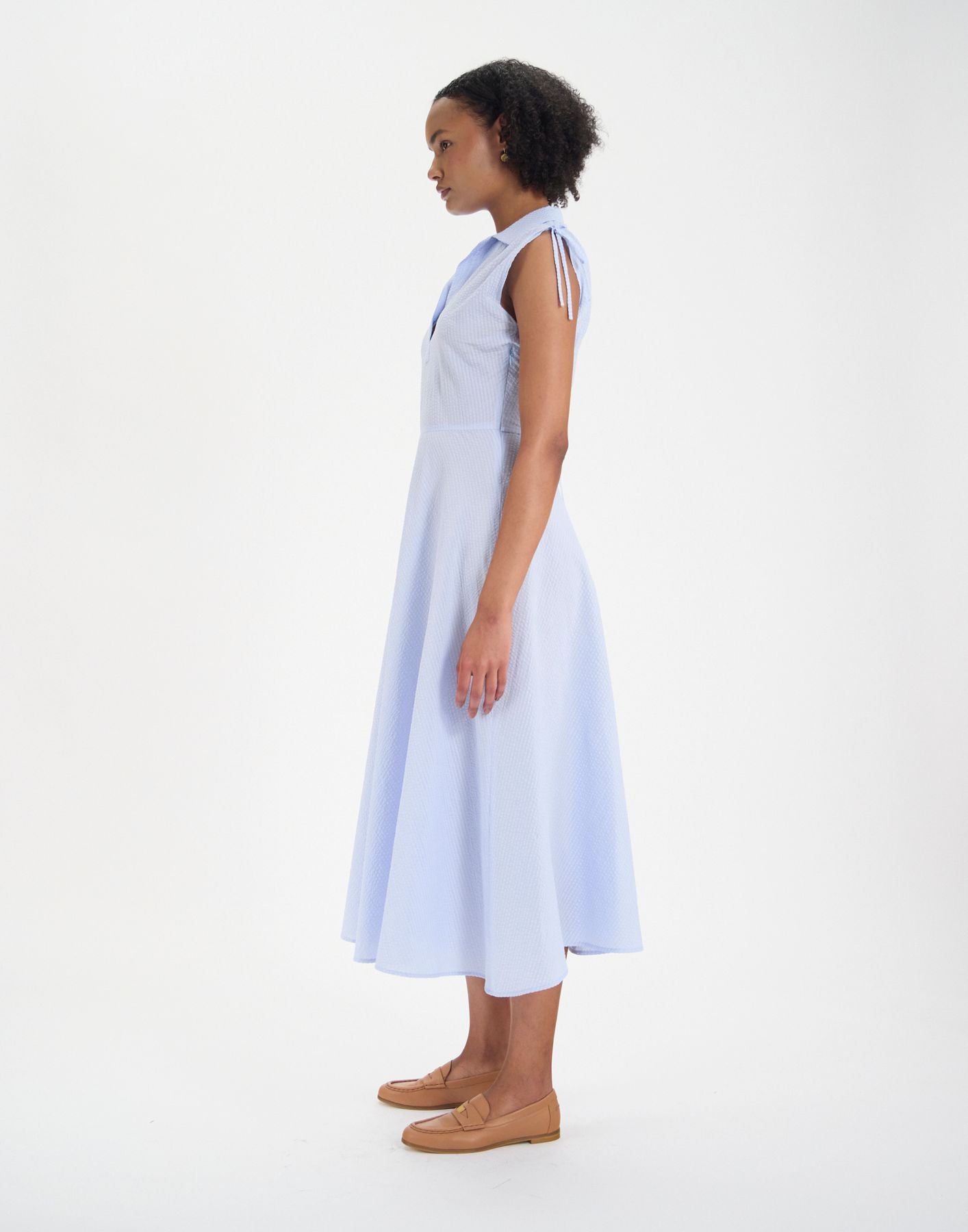 Violine slim-fit dress in light blue cotton