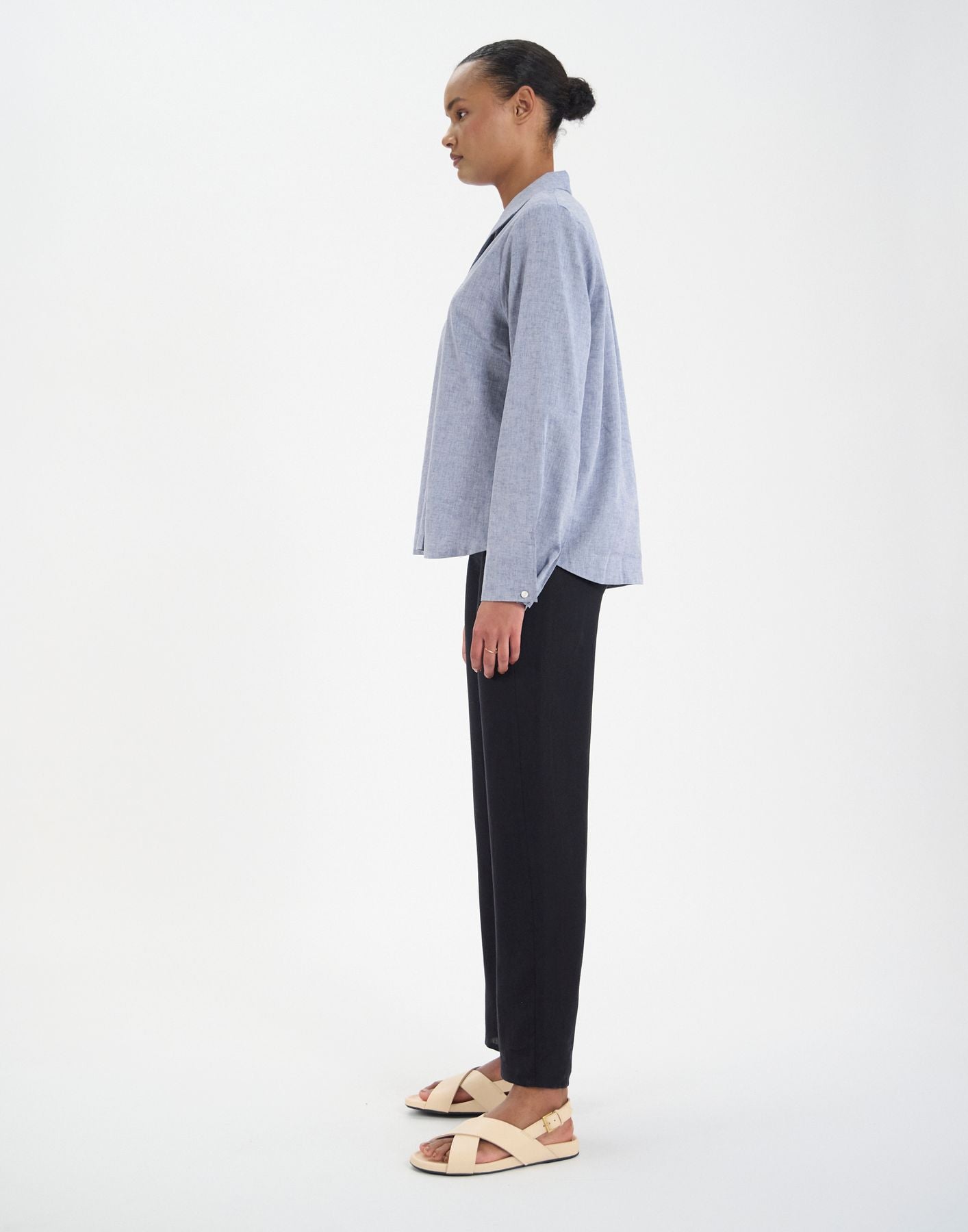 Noa top in denim blue linen blend