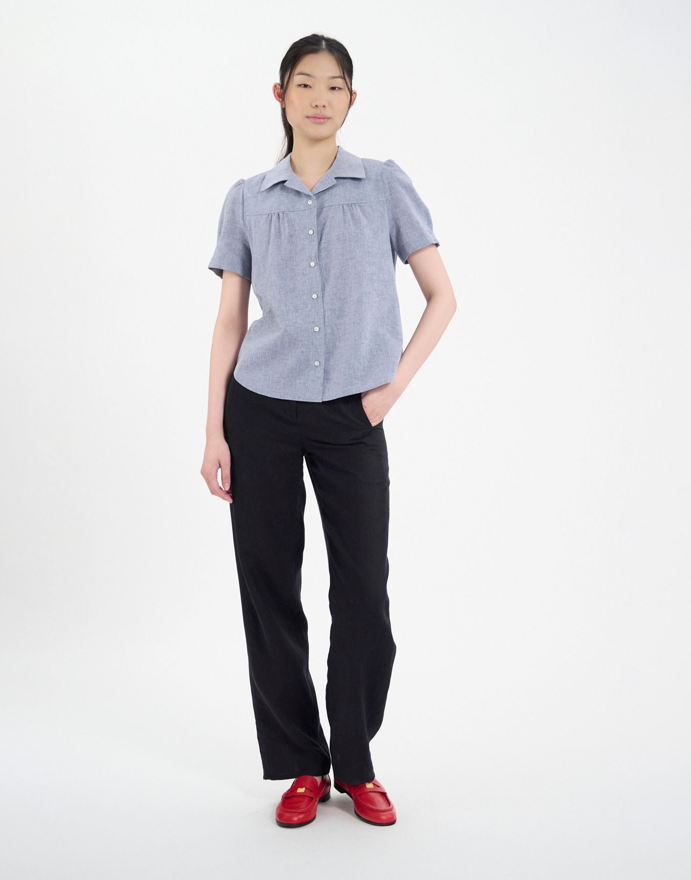 Constance shirt in denim blue linen blend