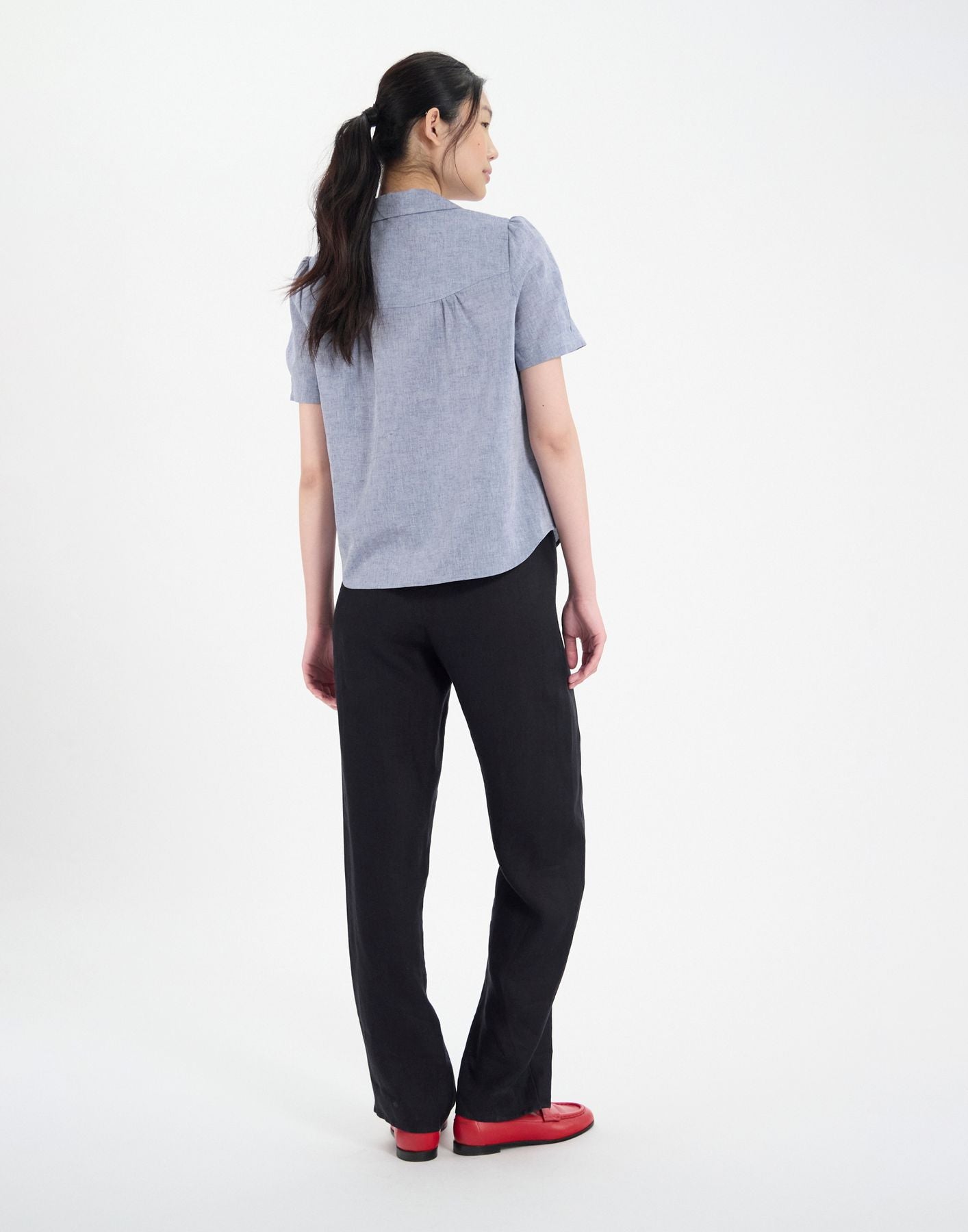 Constance shirt in denim blue linen blend