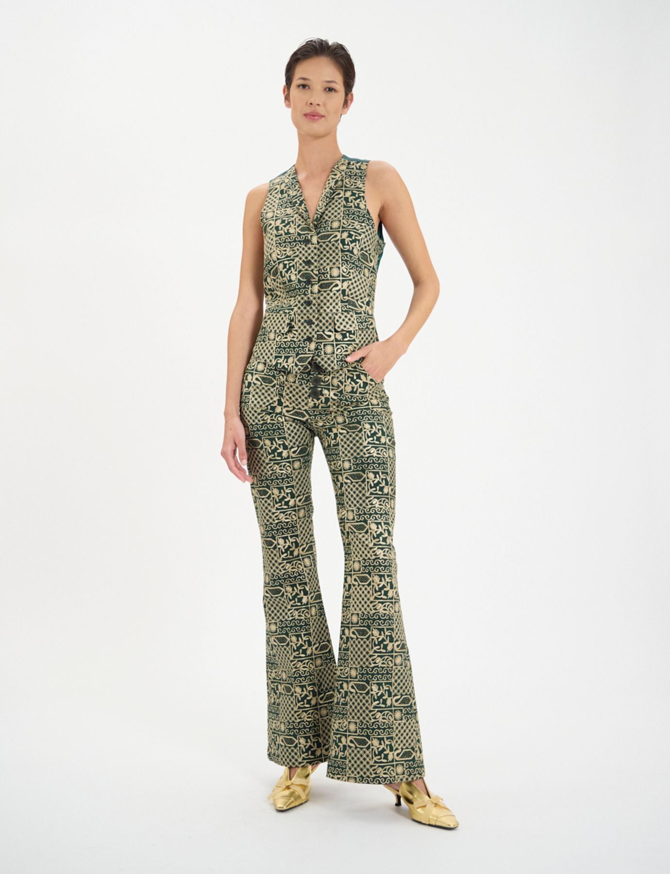 Robinson waistcoat in green embroidered cotton