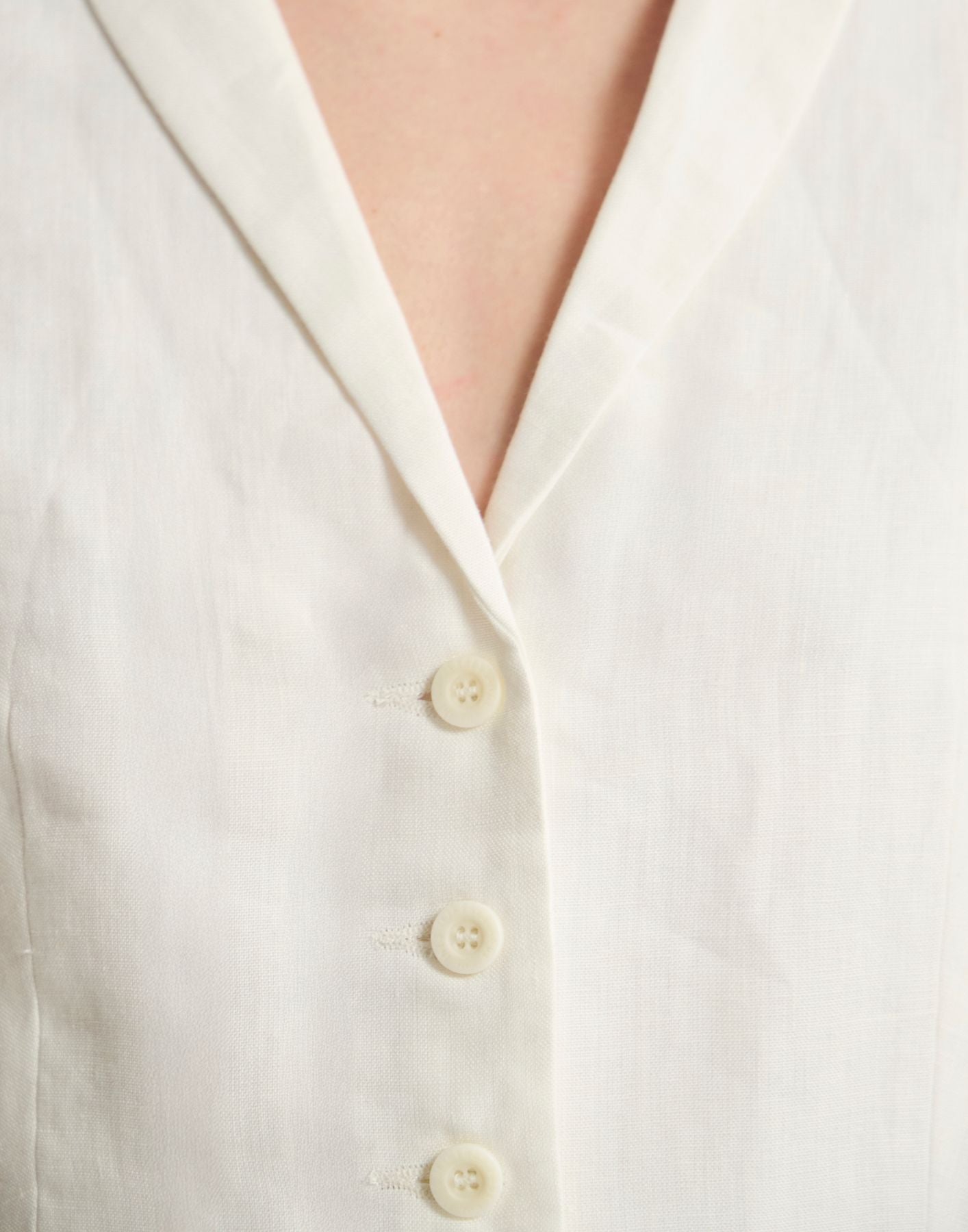 robinson-waistcoat-in-white-linen