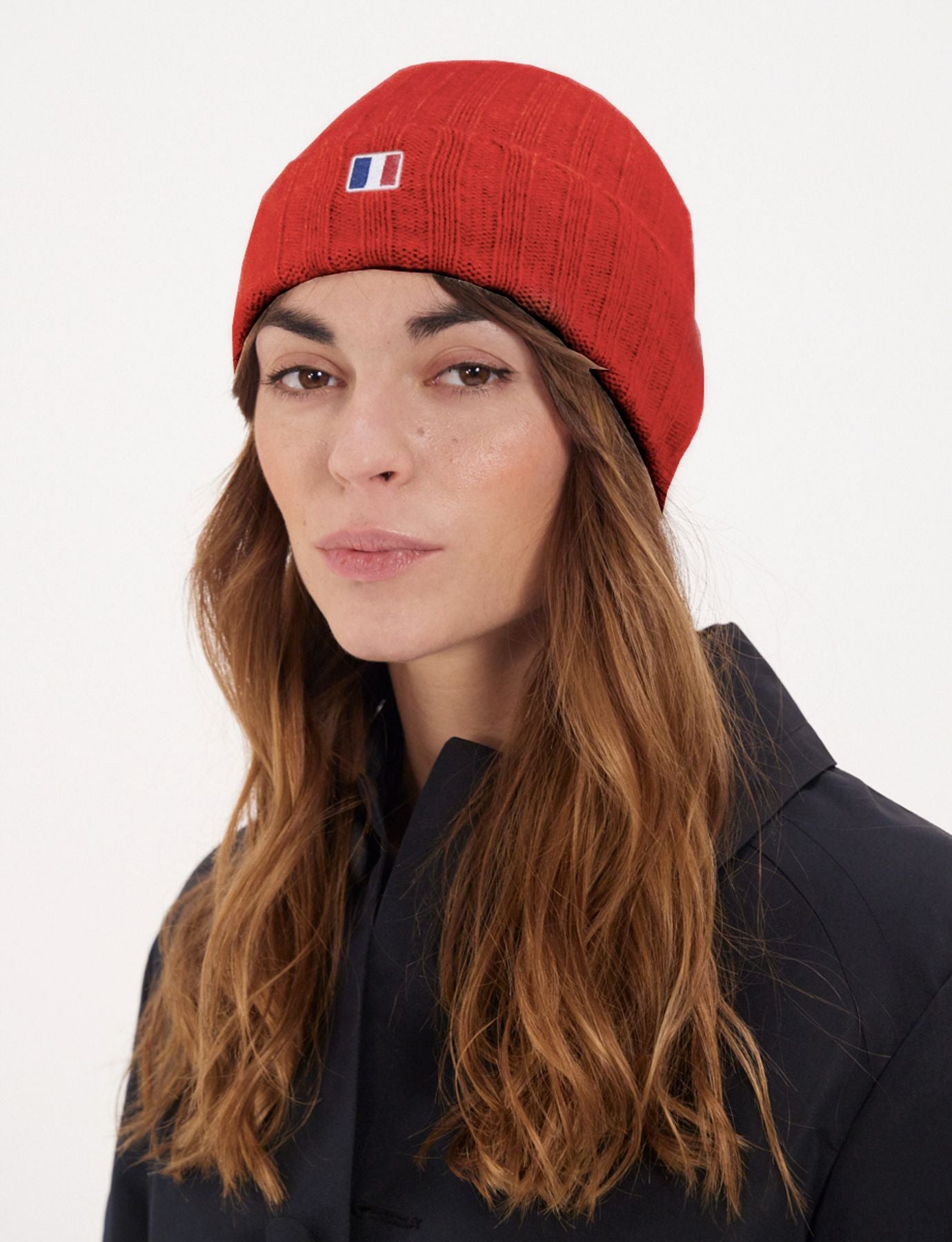 Ines x Notshy cashmere beanie with red lapel