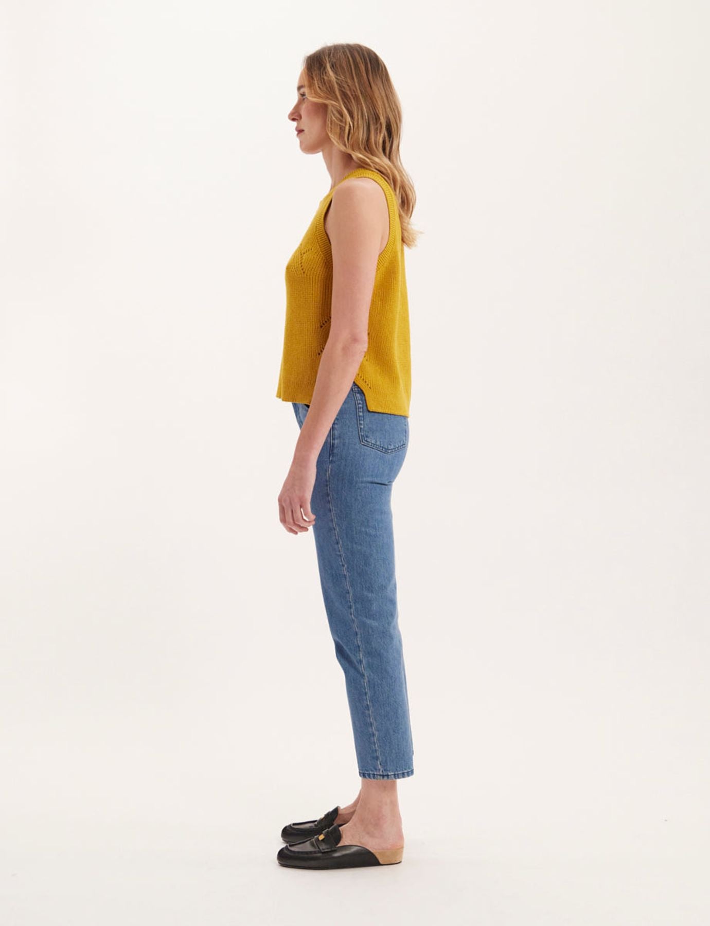 sweater-agatha-mustard-sleeveless