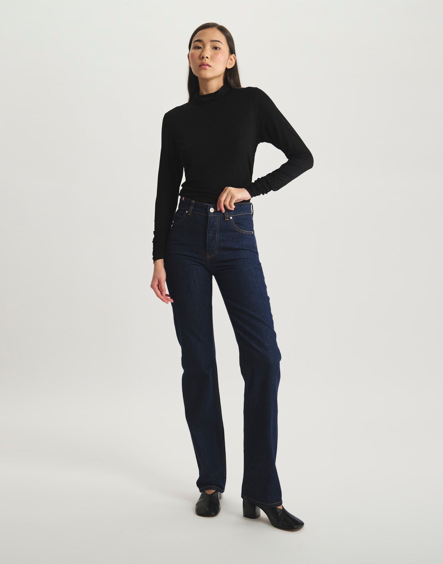 neil-jeans-in-navy-cotton