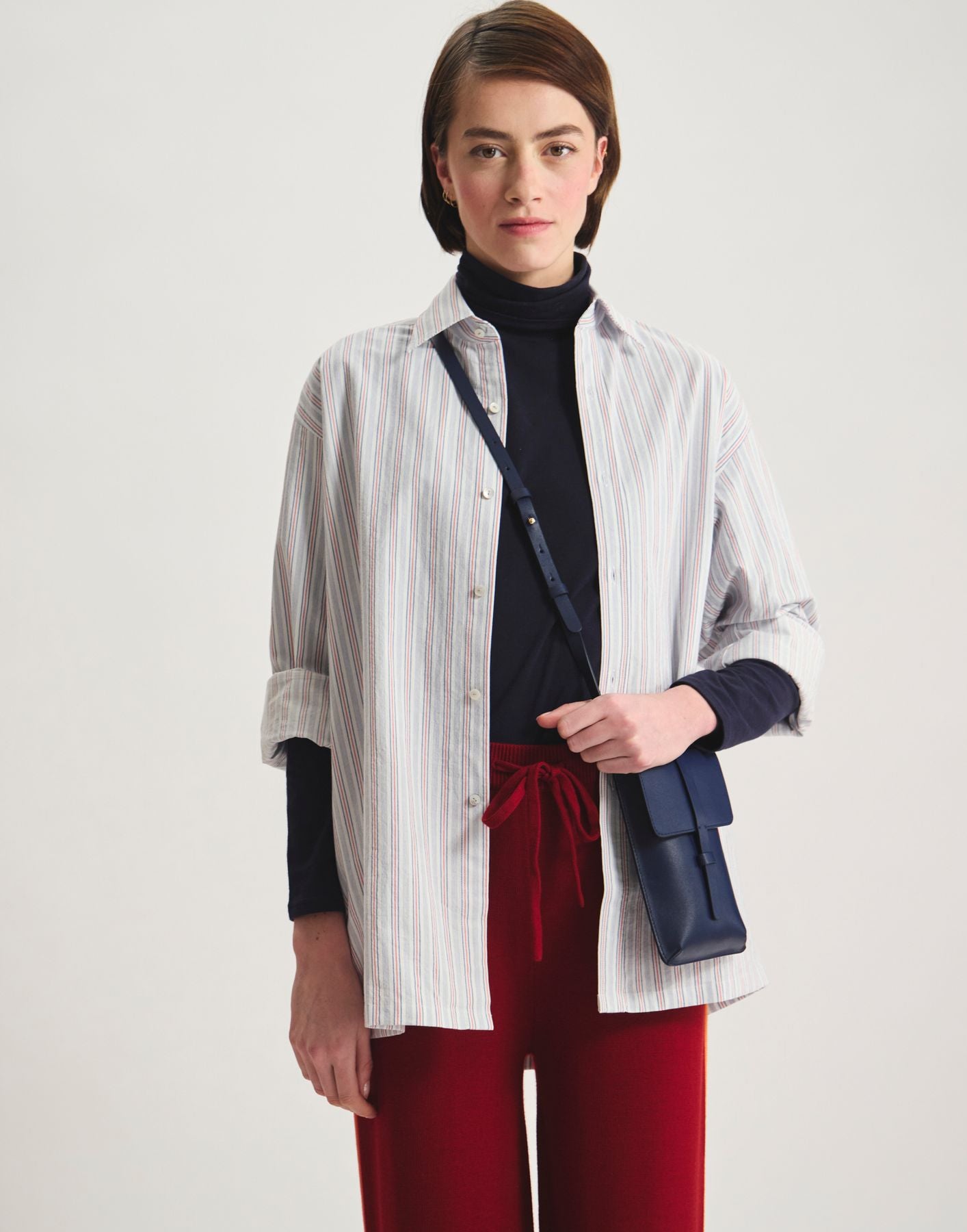 LEONORE SMARTPHONE BAG