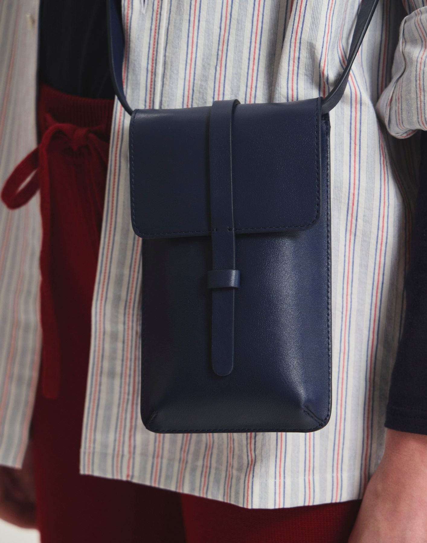 leonore-smartphone-bag