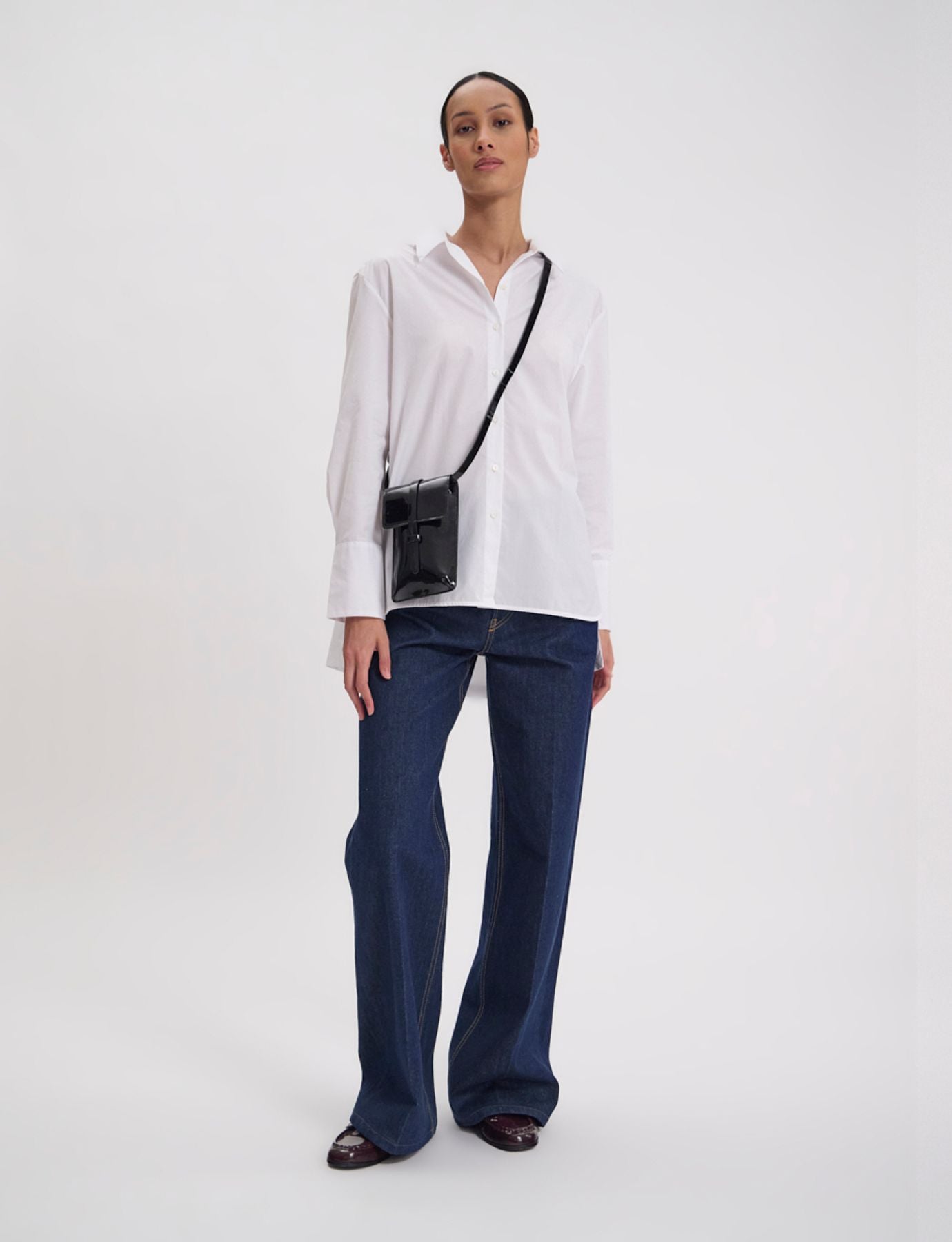 LEONORE SMARTPHONE BAG