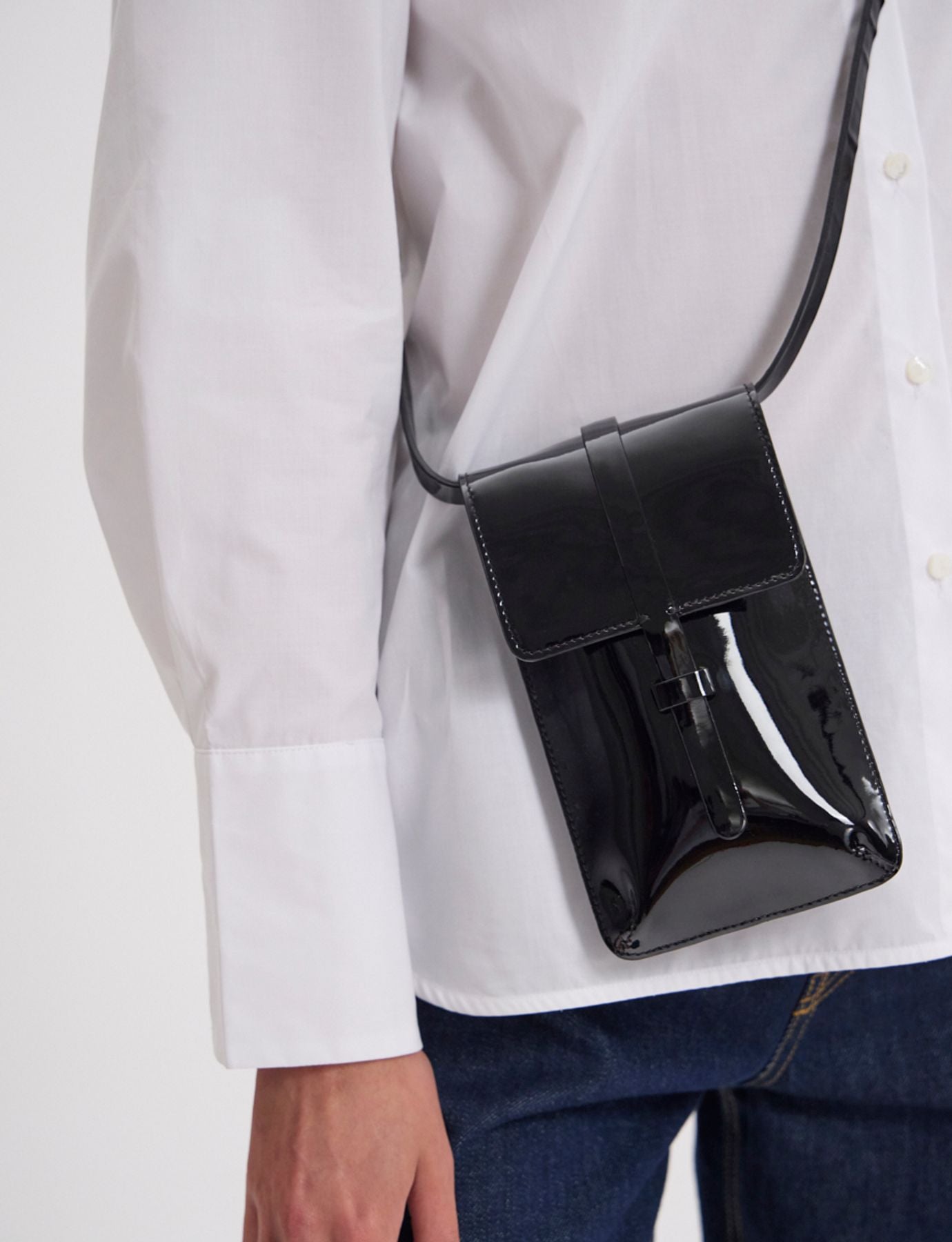 LEONORE SMARTPHONE BAG