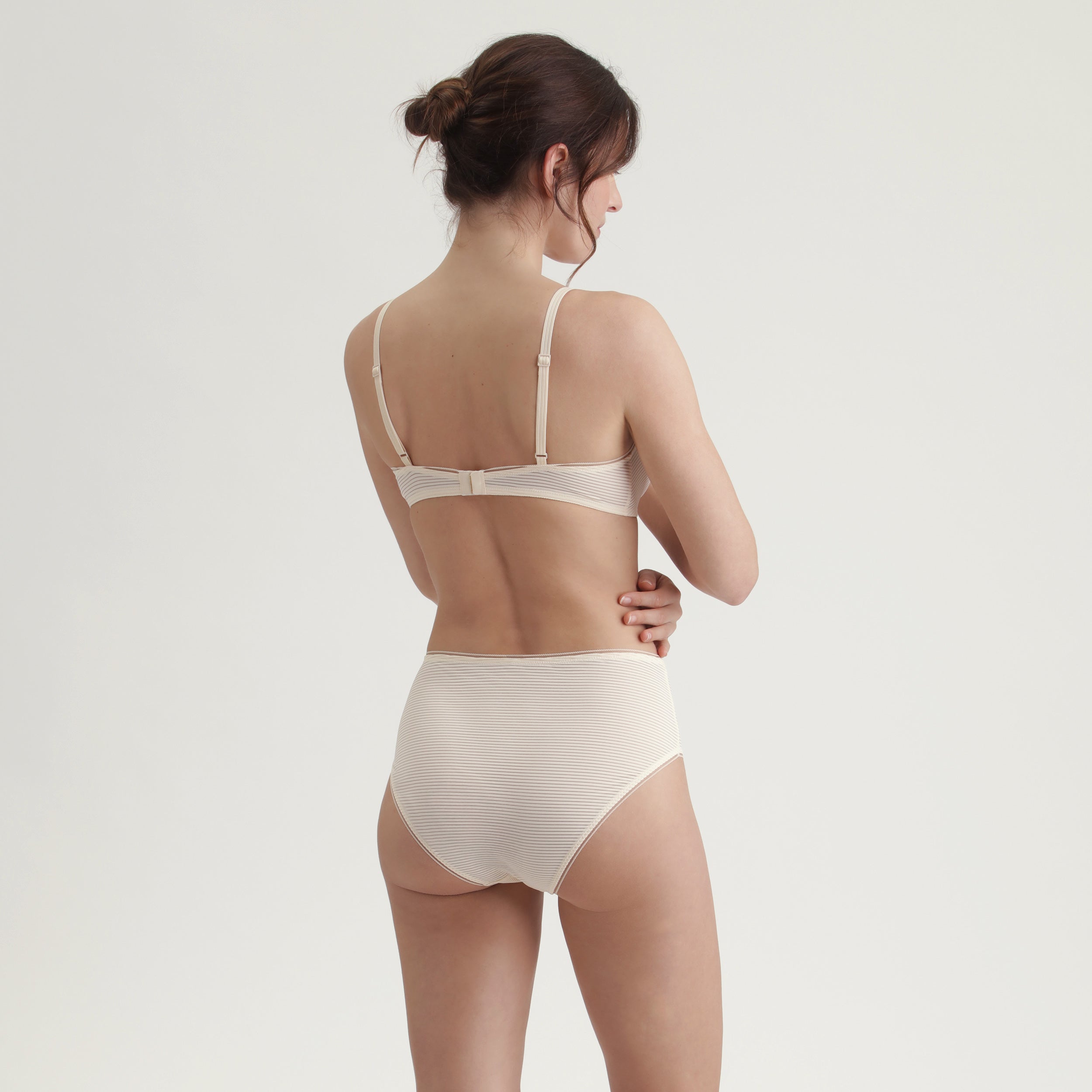 Underwired triangle bra DIM x Ines de la Fressange