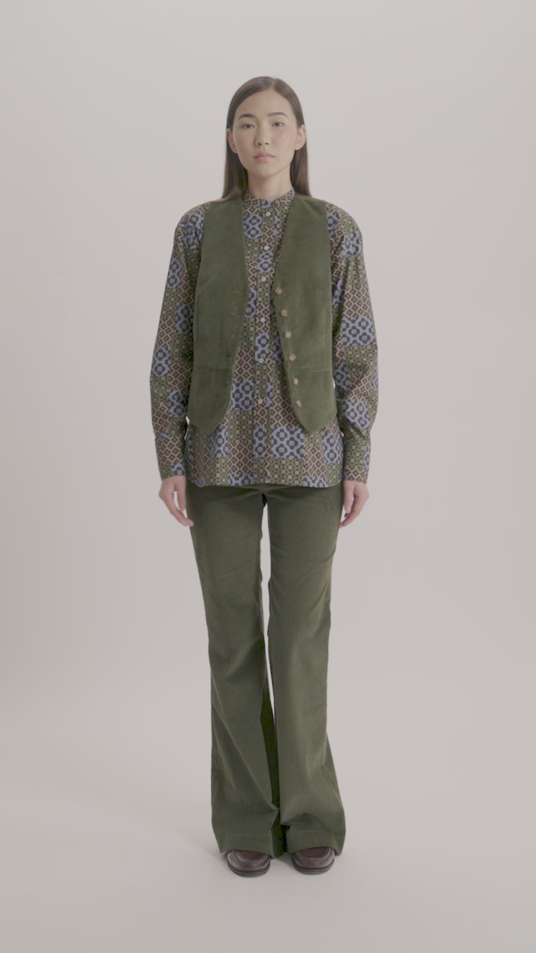 MASTER_15V528CO166-P500 OLIVE GREEN-34 - video