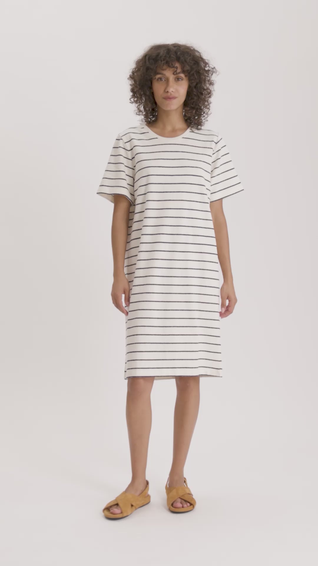 MASTER_16Y081CO388-P121 ECRU NAVY-XS - video