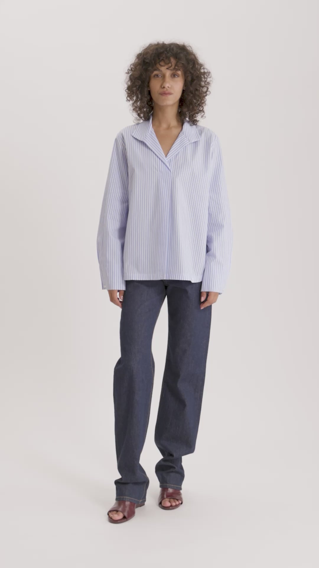 MASTER_16T007CO247-P233 BLUE WHITE-34 - video