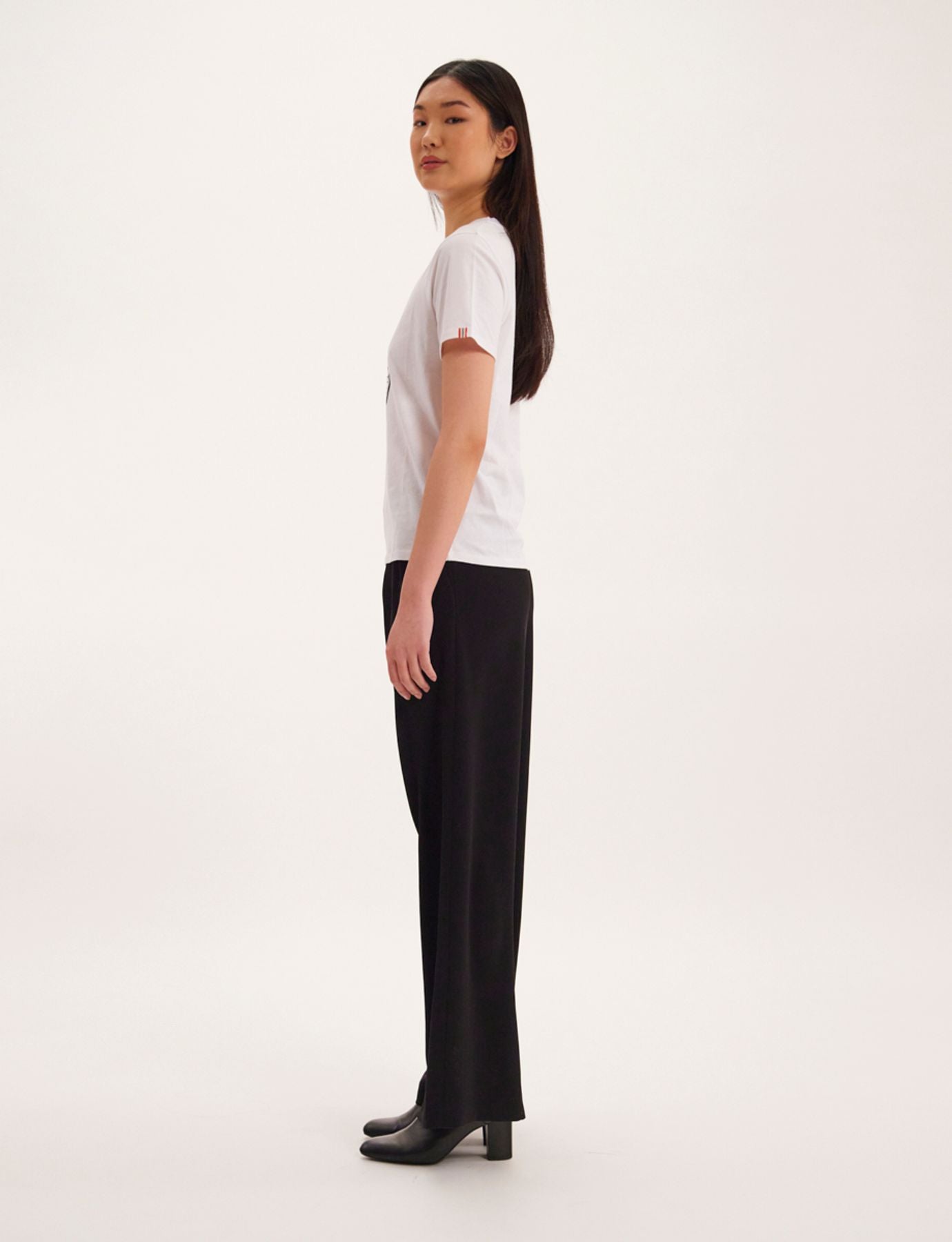 Aurore V-neck T-shirt khaki