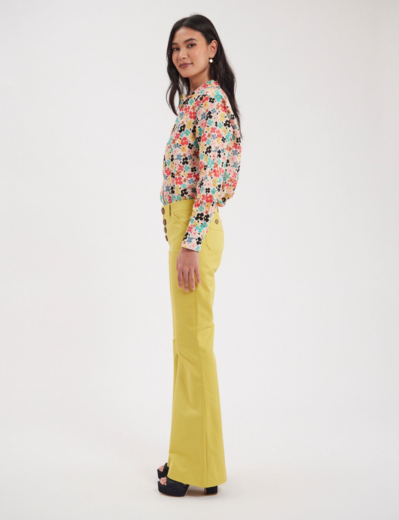 Charlotte yellow trousers