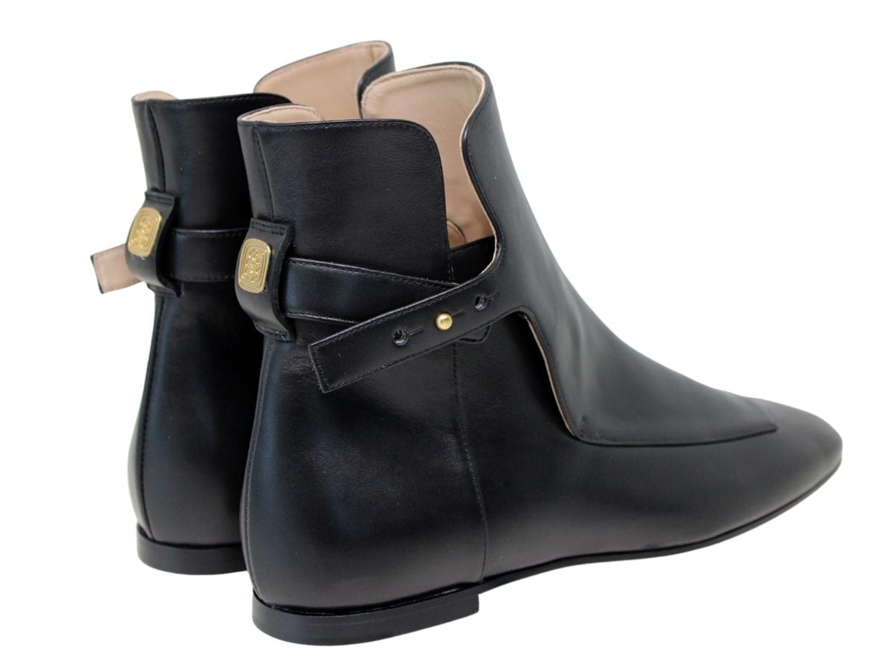 flat-black-leather-booots