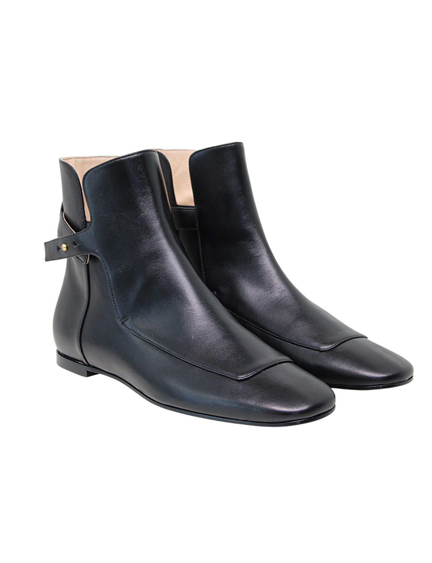 flat-black-leather-booots