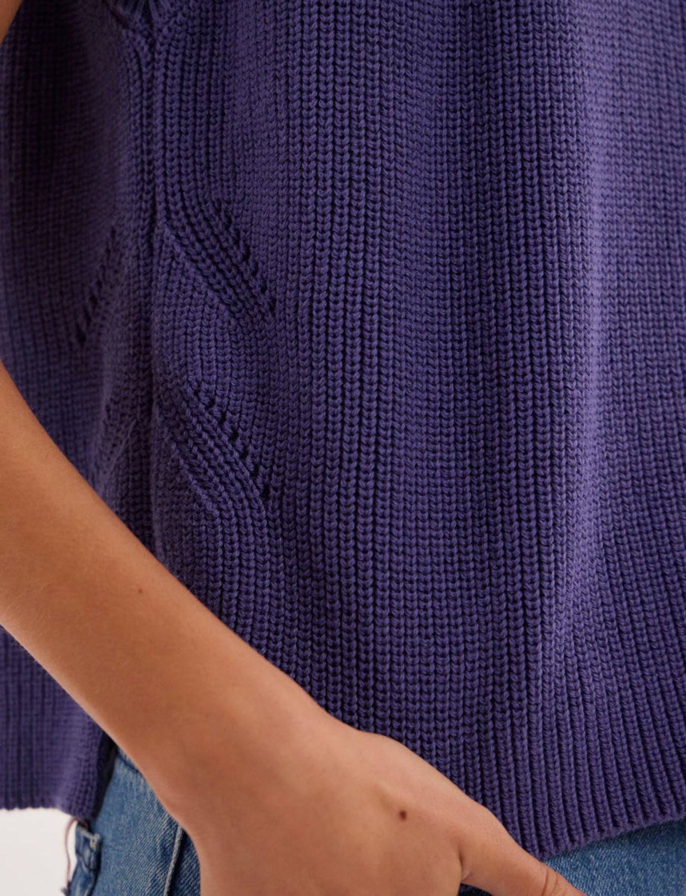 sweater-agatha-violet-sleeveless